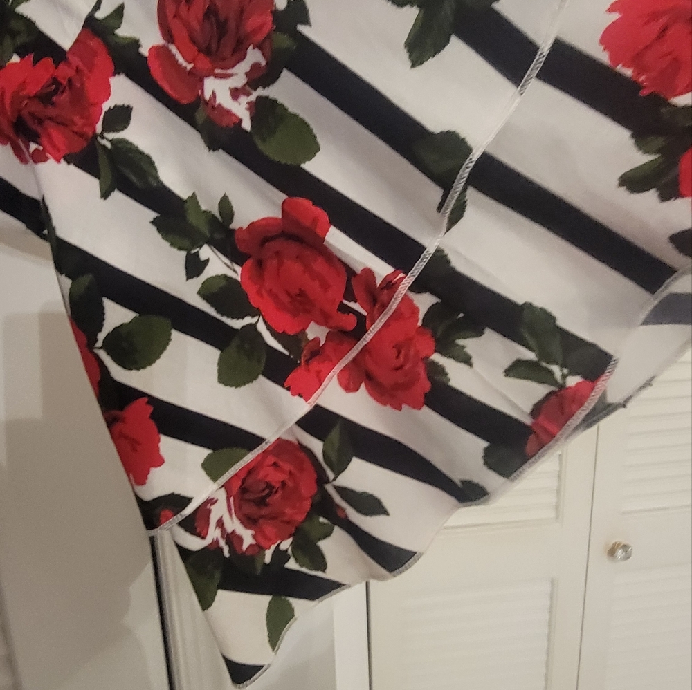 Ladies Top - Picture 3 of 5